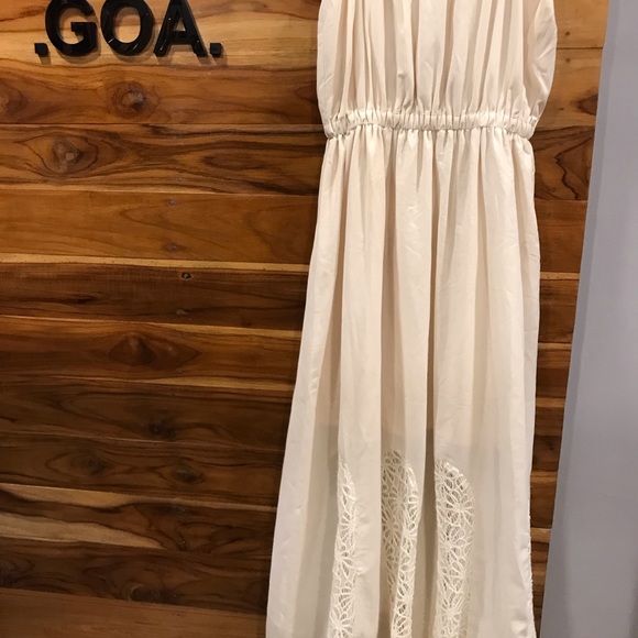 Beautiful Dress with lace detail-New✨ - Picture 9 of 16